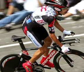 开云体育下载-雷霆万钧，当碾压成为总决赛的残酷美学